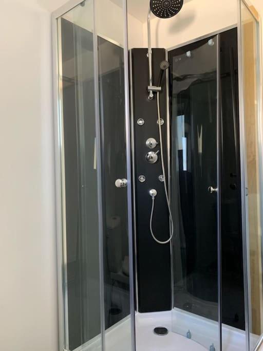 La Chambre De Ze Tournus Luaran gambar
